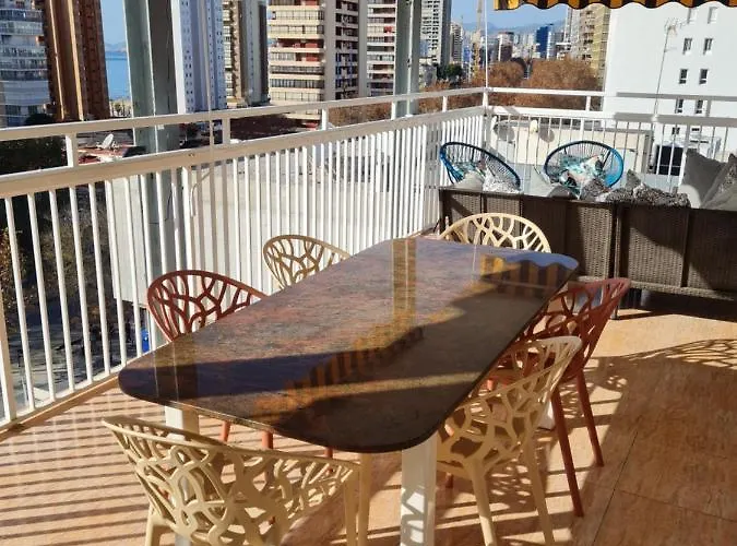 Gran Terraza Con Vistas Al Mar Y Piscina 아파트 *